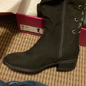 SO size 6 knee high black boots